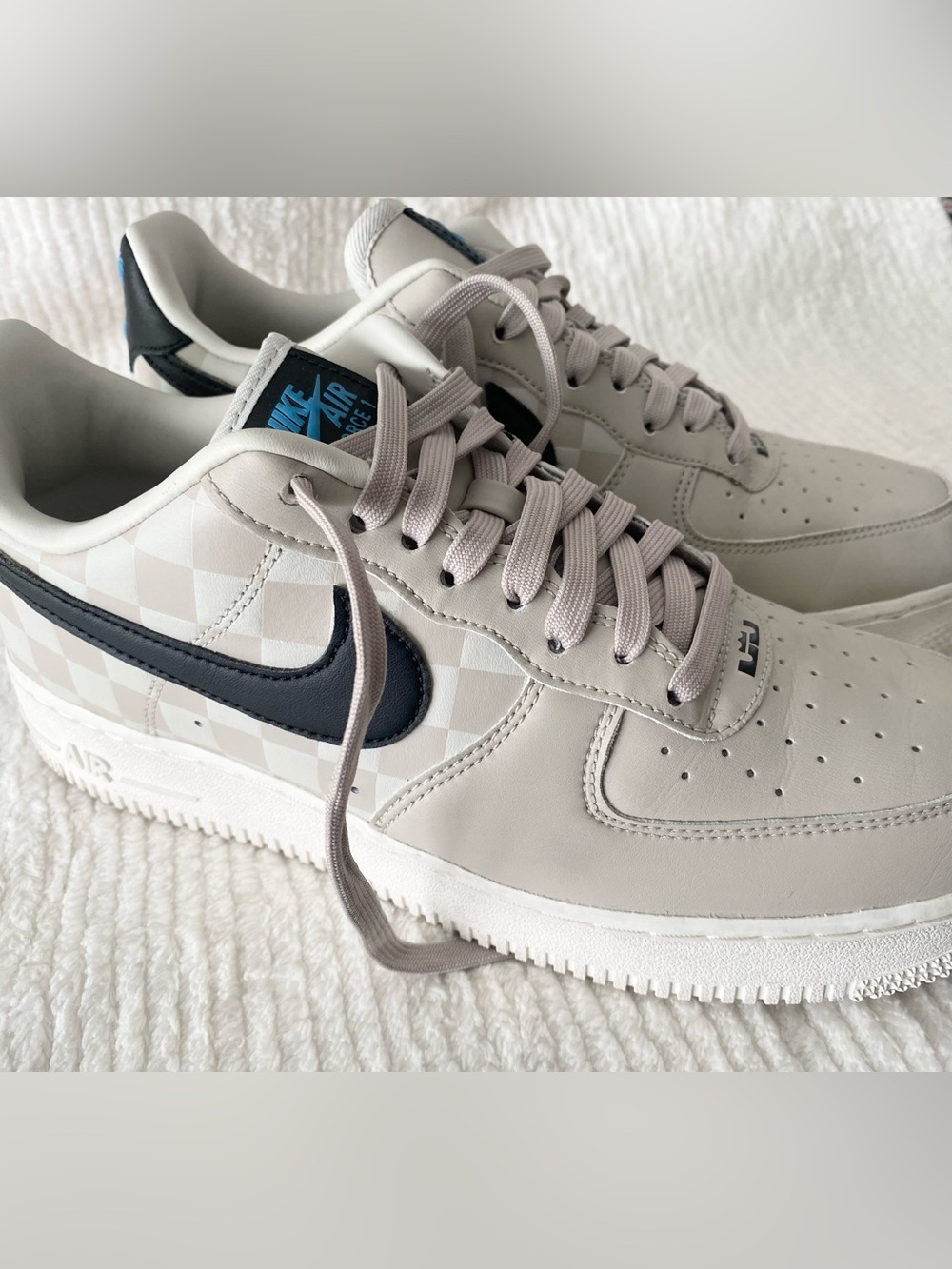 Nike LeBron James Size 8.5 Air Force 1 Men's Basketball Sneakers DC8877-200